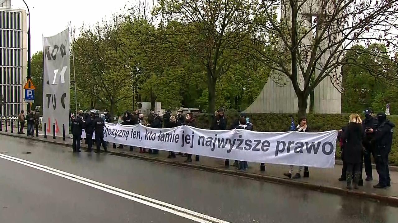 Kary Administracyjne Do Sanepidu Po Protestach Ukarani Z Egzekucj