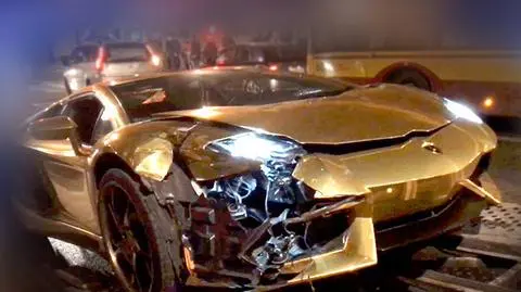 Stłuczka ze złotym lamborghini hitem internetu
