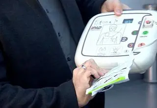 Pasażer zasłabł w pociągu. "Wszyscy wokół się rozstąpili, nikt nie reagował"