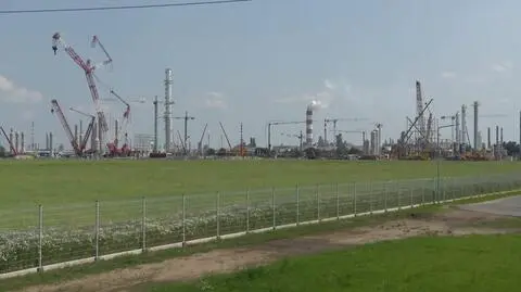 Pracownicy z Indii byli nieludzko traktowani na budowie kompleksu Orlenu. "Nie mieści się w głowie"
