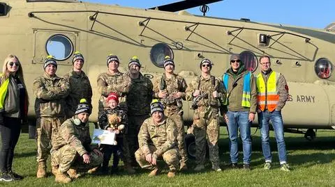 Amerykański Chinook wylądował w Lesznie. Maszynę wytropił 6-letni Oskar i spełnił swoje marzenie