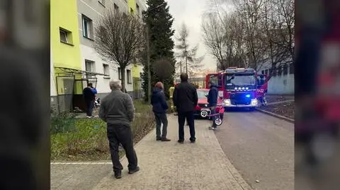 Dąbrowa Górnicza: dyrektor szkoły i uczeń uratowali kobietę i jej 5-letniego syna z pożaru mieszkania