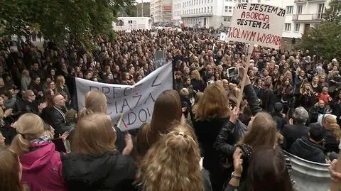 Dzień Kobiet będzie dniem protestu. "Zabierają nam naszą wolność"