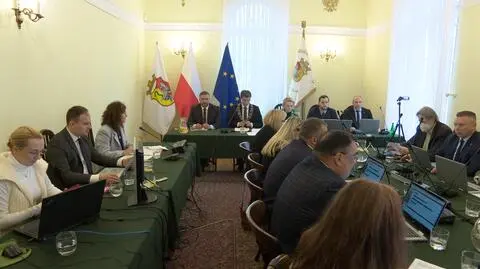 "Mogli odejść z klasą, odejdą z kasą"