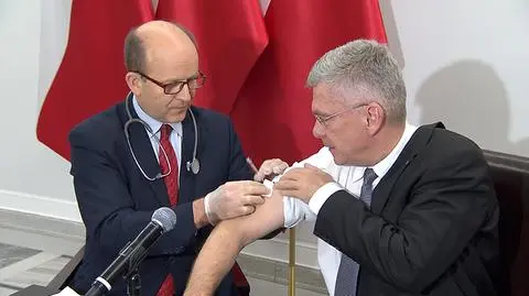 Lekarze szczepieniami dają przykład. I ostrzegają