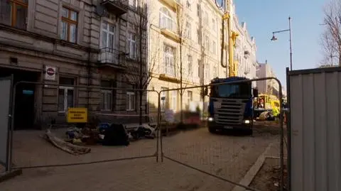 Mieli mieszkać w hotelach najwyżej dwa tygodnie. Mieszkańcy zawalonej kamienicy w Łodzi czekają już miesiące
