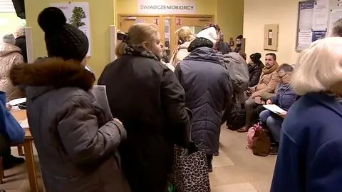 Ogromne zainteresowanie nowym świadczeniem. Urzędnicy apelują do seniorów: przyjdźcie później