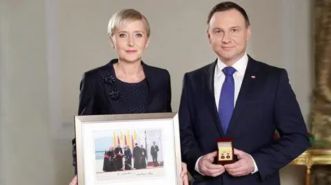 Prezydent przekazał fanty na aukcję WOŚP. Pierwsza dama wykazała się humorem