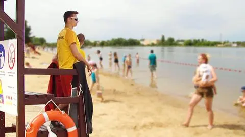 Pogoda zachęca, a nad wodą brakuje ratowników. Chcą więcej zarabiać