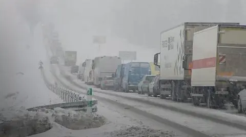 Gigantyczny korek na Zakopiance. Winny wiosenny śnieg