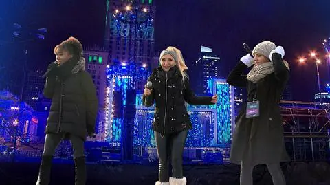 Przygotowania do zabawy sylwestrowej z TVN na Placu Defilad