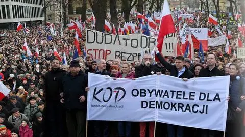 W całej Polsce protesty w obronie demokracji i przeciwko działaniu PiS
