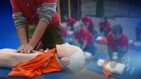 Przywracanie pracy serca w rytmie hitów. Nadają rytm i tempo uciskania