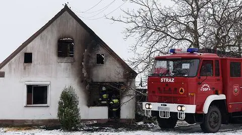 Stracili dwójkę dzieci i dom. Sąsiedzi budują im nowy
