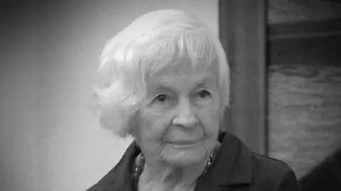 Pogrzeb Danuty Szaflarskiej. Dama polskiego kina spoczęła na Powązkach