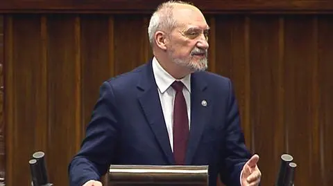Masowe odejścia generałów to dezinformacja. Tak uważa szef MON