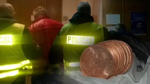 Sprzedawali zwykłe pensy za tysiące. Oszukali kilkadziesiąt osób