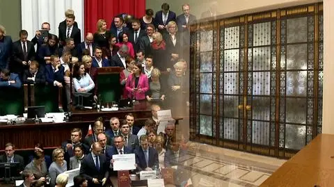Do kompromisu między politykami jeszcze daleko