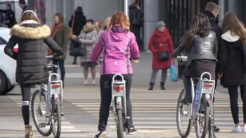 Sezon rowerowy rozpoczęty. Miasta rozwijają sieci punktów-wypożyczalni