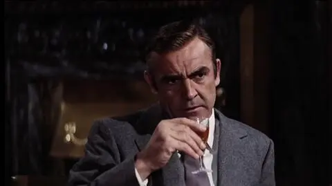 Agent 007 ma problemy z alkoholem?