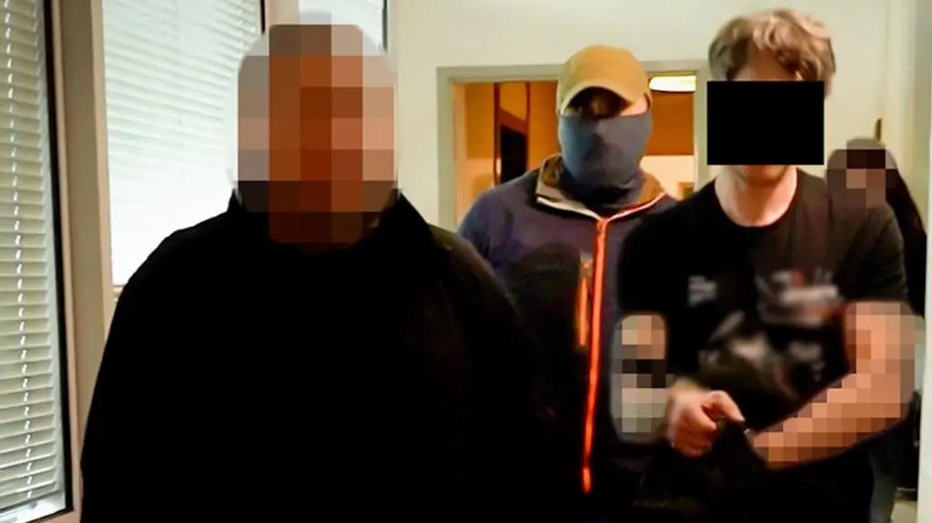 Służby rozbiły gang, który oszukał tysiące osób