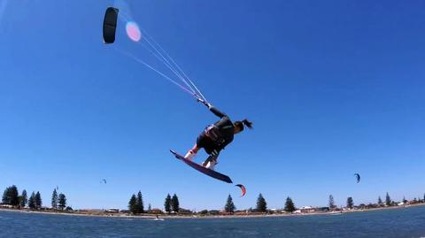 02.06.2019 | Te plaże nie mają sobie równych. Kitesurfingowe szaleństwo na Helu