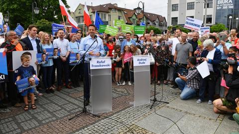 03.07.2020 | Pusta mównica obok Trzaskowskiego. "Warto debatować"