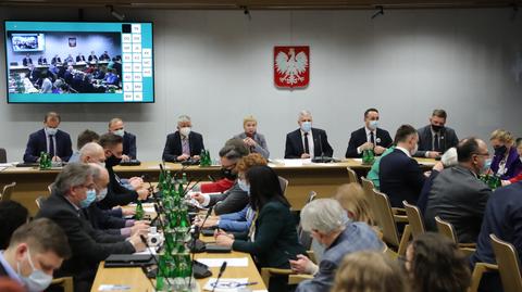 04.01.2022 | Lex Czarnek w Sejmie. Przed budynkiem protestowali nauczyciele