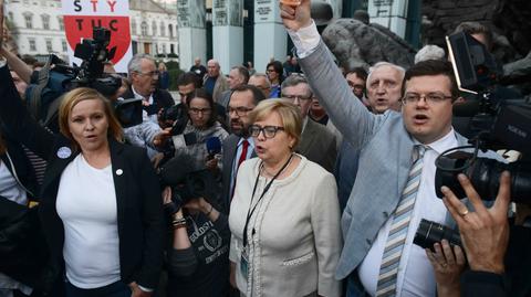 04.07.2018 | Tłumy witały prof. Gersdorf przed SN. "Pokazanie symboliczne solidarności"