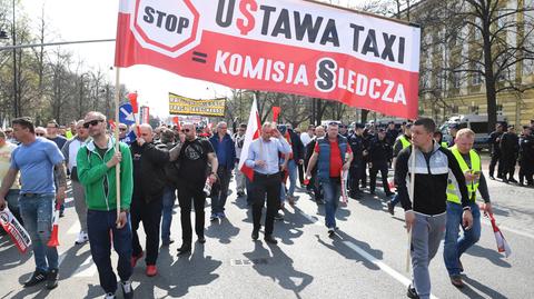 08.04.2019 | "Nie idzie z taksówki wyżyć przez Ubera". Taksówkarze protestowali w Warszawie