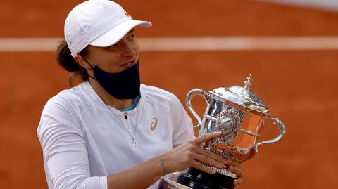 10.10.2020 | Niesamowity wyczyn Igi Świątek. Polka mistrzynią French Open