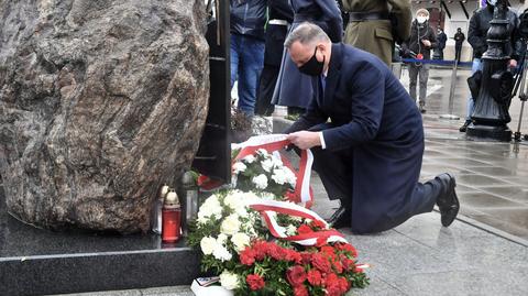 13.04.2021 | Prezydent oddał hołd ofiarom zbrodni katyńskiej. "Czcimy ich pamięć wraz z całym społeczeństwem polskim"