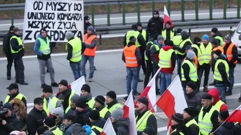 13.12.2018 | Kolejna blokada. Rolnicy pieszo ruszyli trasą S8 z Rawy Mazowieckiej do Warszawy