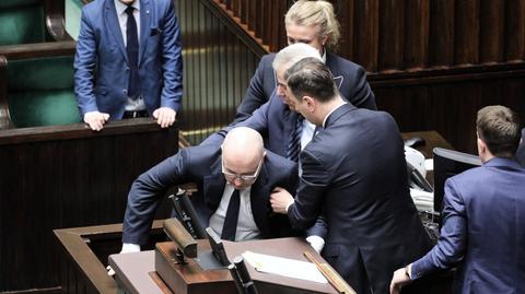 14.02.2020 | Poseł Kropiwnicki zasłabł w Sejmie. "Debaty nie powinny się odbywać w nocy"