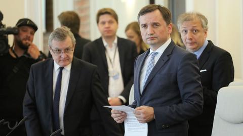 19.06.2019 | Ziobro chciał pozwać prawników, ale Kaczyński go powstrzymał. "Zadziałał błyskawicznie"