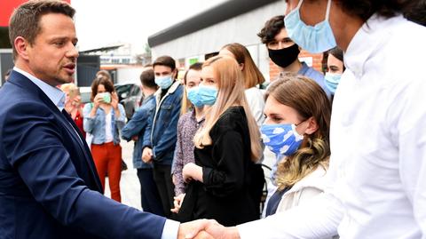 24.06.2020 | Rafał Trzaskowski odpowiadał na pytania młodych. Jest "za życzliwym rozdziałem" państwa od Kościoła