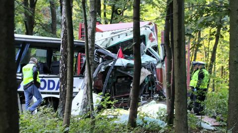 24.09.2018 | Opiekunka i kierowca szkolnego autobusu zginęli w wypadku w Ostródzie