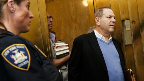 25.05.2018 | Weinstein z zarzutami i elektronicznym dozorem. "Zawsze będzie żył w hańbie"