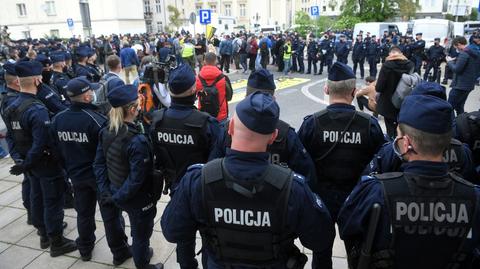 25.05.2020 | "Jeżeli się nie da obywateli kupić, to się ich próbuje zastraszyć"