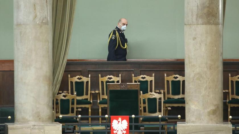 26.03.2020 | Obrady Sejmu w specjalnych warunkach. Decydowano o zmianie regulaminu