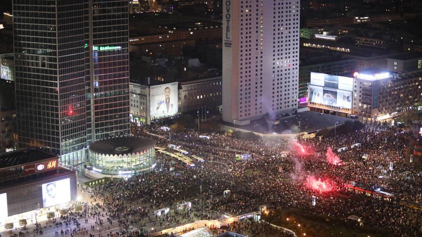 31.10.2020 | Wielki "Marsz na Warszawę". Protest spokojny, niemal wszyscy zatrzymani to pseudokibice