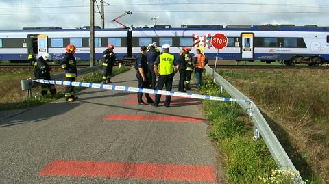 Matka i dzieci zginęli na przejeździe kolejowym. Maszynista pociągu usłyszał zarzuty