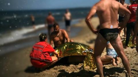 Trójka dzieci topiła się w morzu. Na pomoc ruszyli policjanci