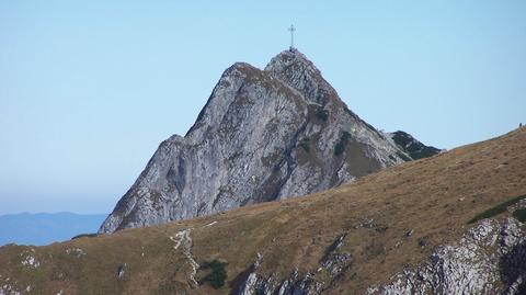 06.07.2018 | Piorun uderzył w turystów, którzy szli na Giewont