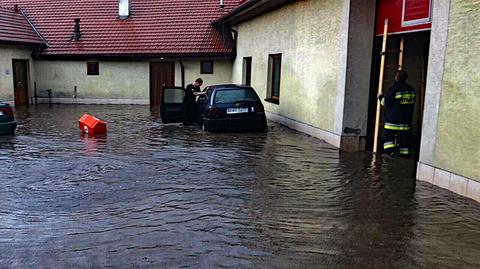 28.05.2019 | Zwykle oni pomagają, teraz sami potrzebują pomocy. Przez remizę popłynęła rzeka