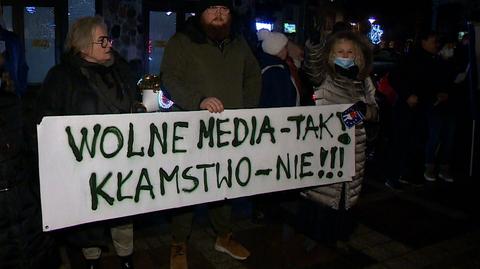 Tak protestowały małe miasteczka w obronie wolnych mediów