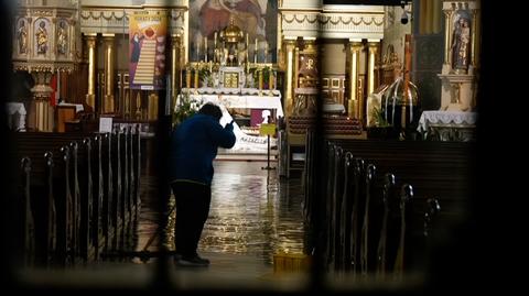 Polacy odsuwają się od Kościoła i widać to w statystykach 