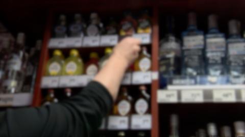 Ile alkoholu spożywają Polacy? Ilości są duże, ceny trunków niskie. "Chyba coś poszło w złym kierunku" 