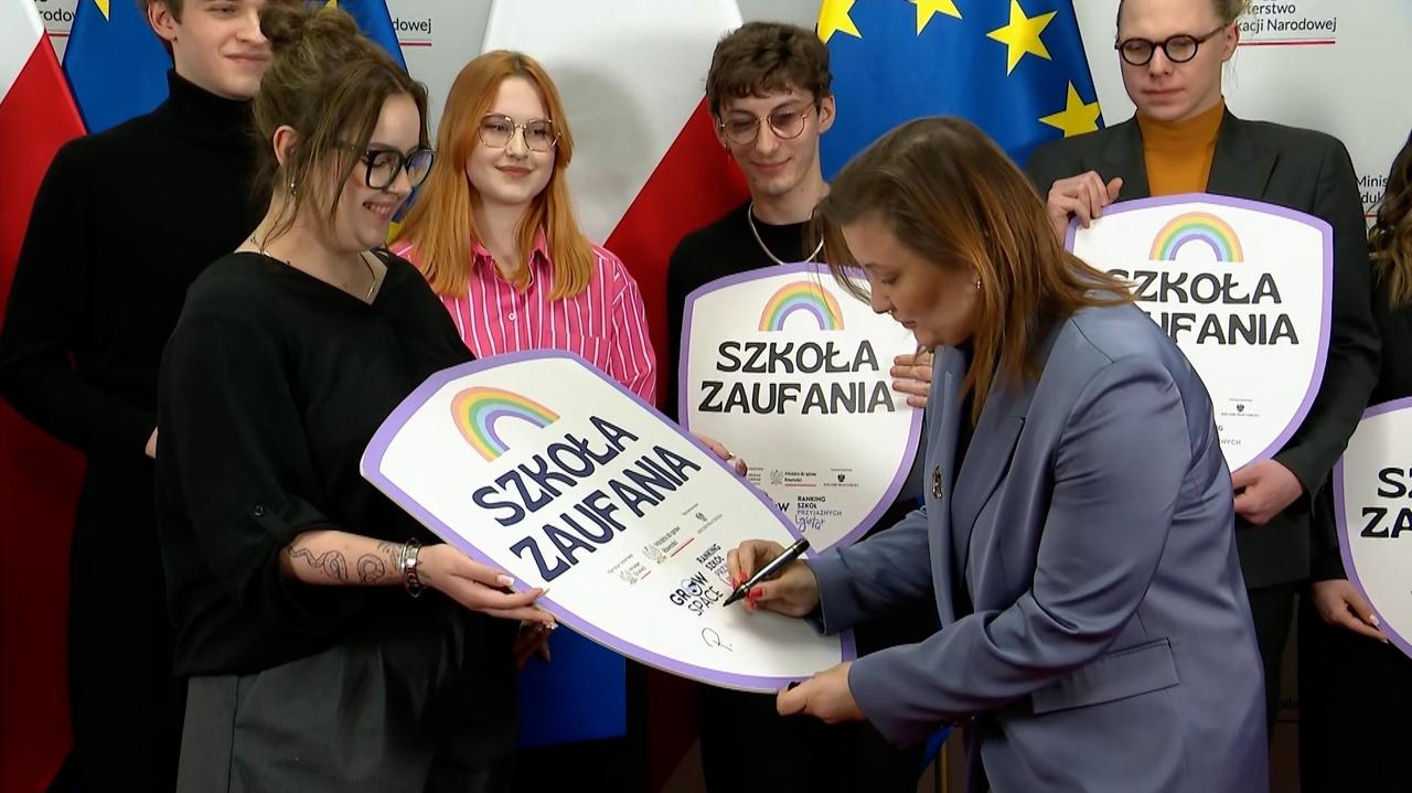 Pozytywna zmiana w rankingu szkół przyjaznych LGBTQ . Informacje o ...