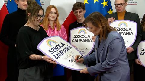 Pozytywna zmiana w rankingu szkół przyjaznych LGBTQ+. Informacje o wynikach ogłoszono w Ministerstwie Edukacji